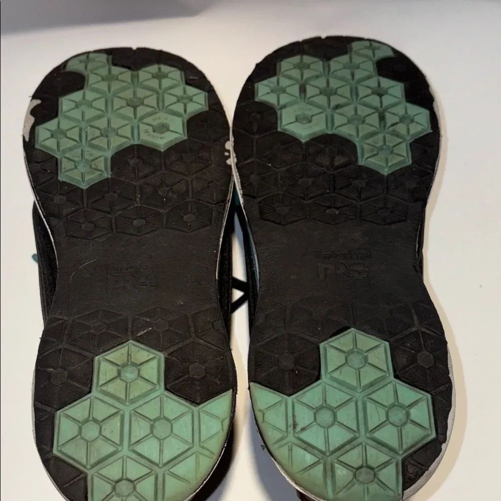 Women’s Timberland steel toed sneaker - Picture 8 of 9